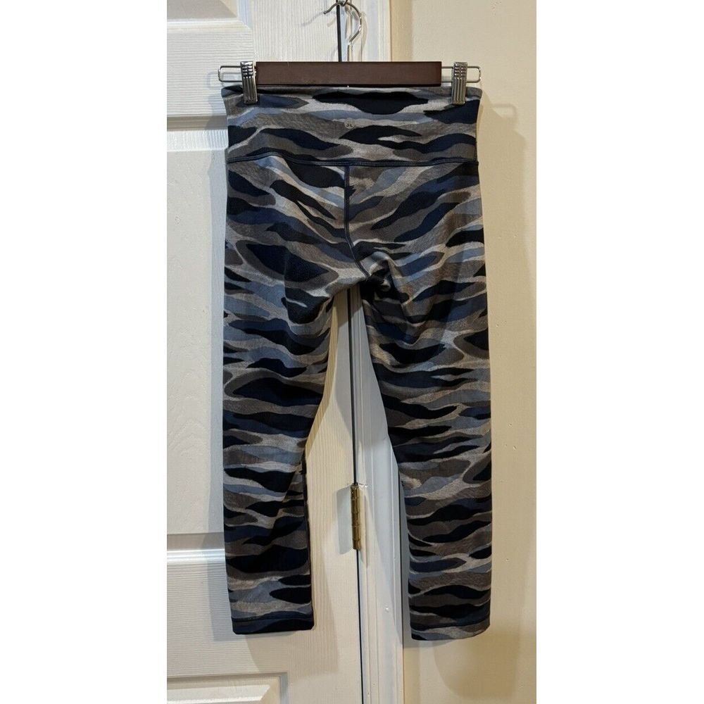 Lululemon Women's Cropped Leggings Sz 4 Multi Colored - Picture 3 of 5